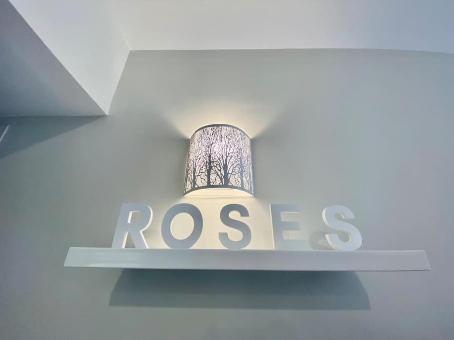 Piso De 2 Habitaciones, 3 Piscinas Y Cerca Del Mar Rosas