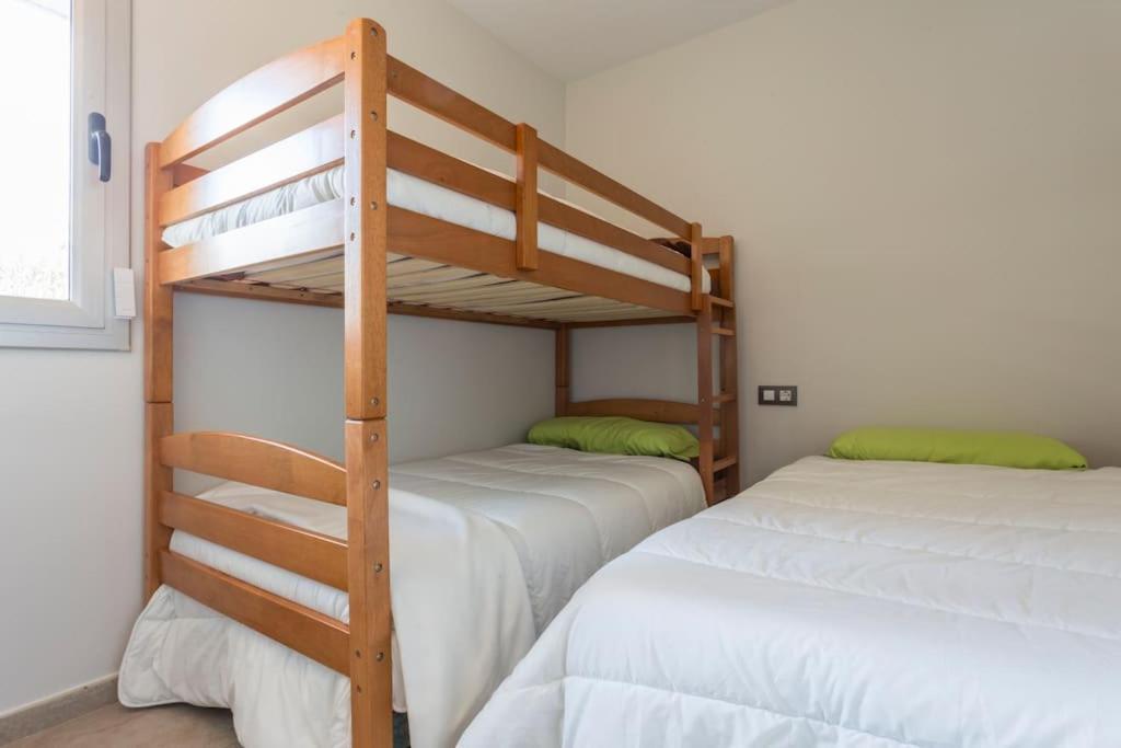 Piso De 2 Habitaciones, 3 Piscinas Y Cerca Del Mar Rosas