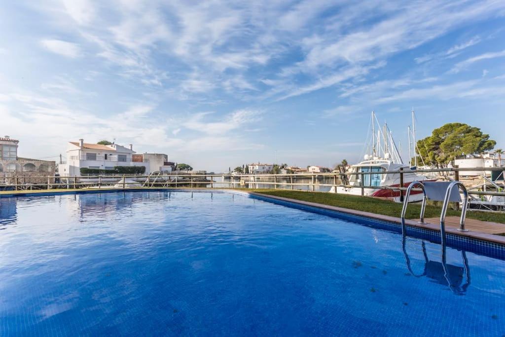 Appartamento Piso De 2 Habitaciones, 3 Piscinas Y Cerca Del Mar *