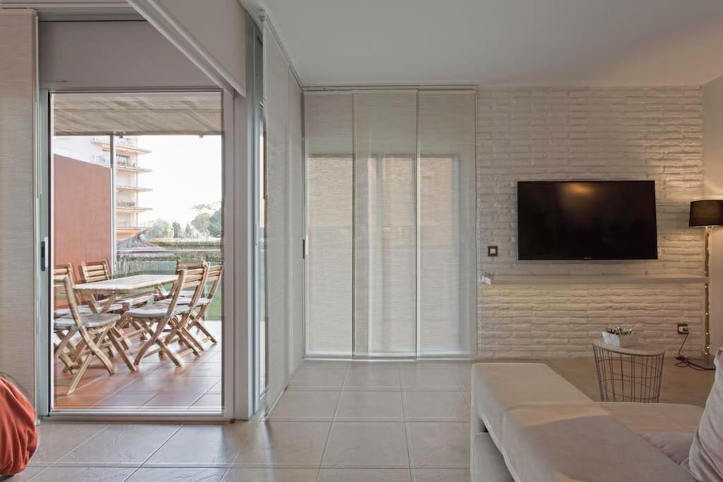 Piso De 2 Habitaciones, 3 Piscinas Y Cerca Del Mar Appartamento Roses