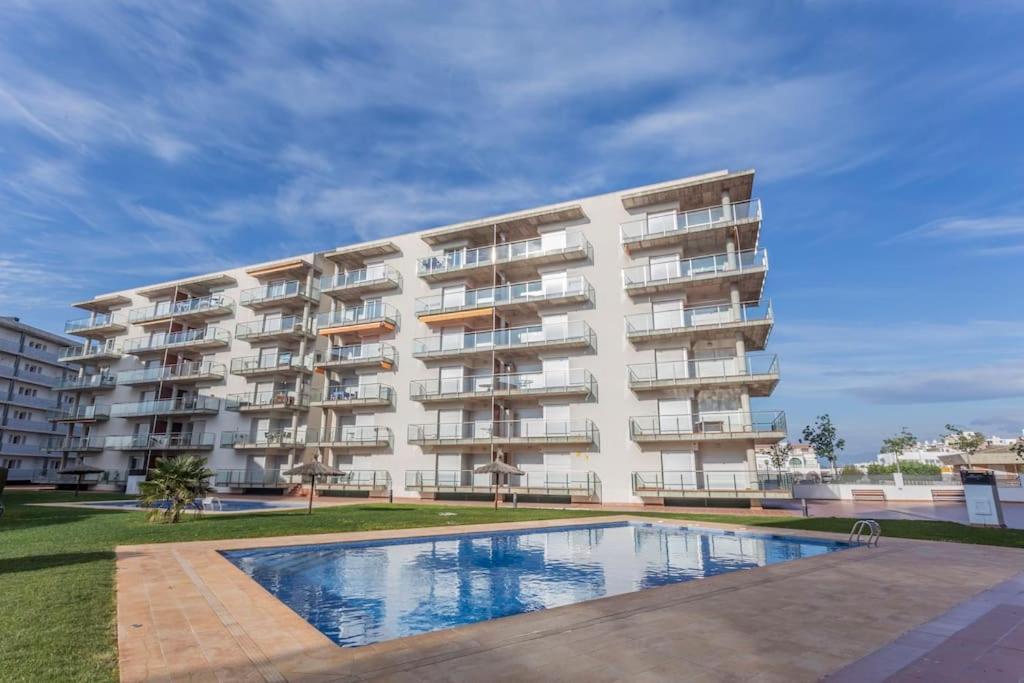 Piso De 2 Habitaciones, 3 Piscinas Y Cerca Del Mar Appartamento